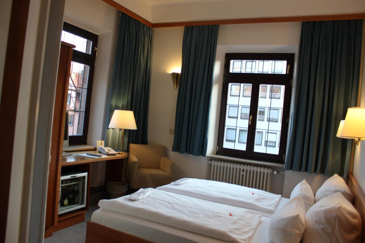 凯瑟杜特斯彻酒店 纽伦堡 客房 照片